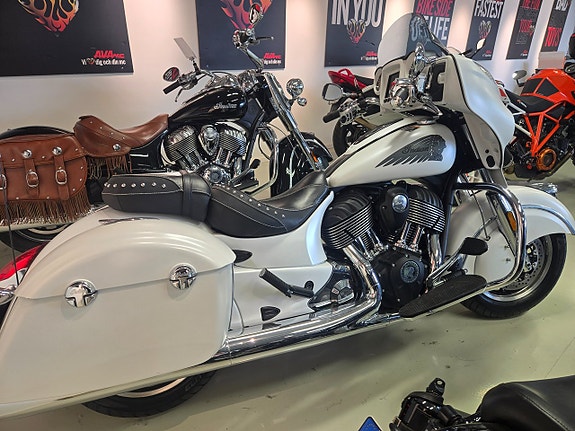 Indian CHIEFTAIN 2 of 4