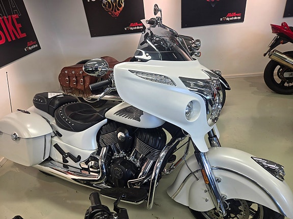 Indian CHIEFTAIN 3 of 4