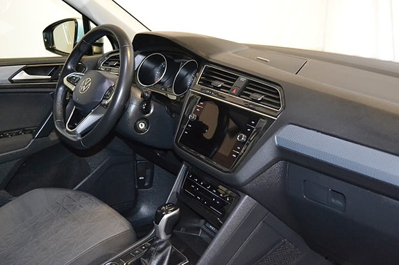 Volkswagen Tiguan 8 of 13