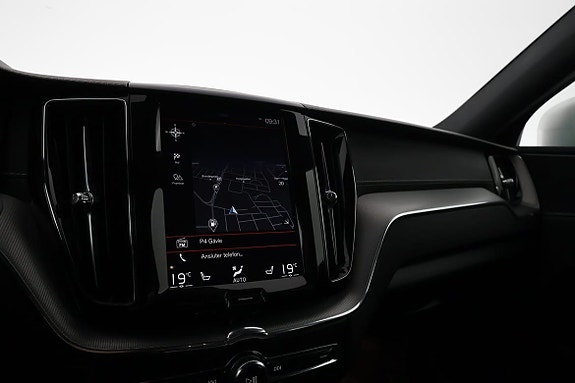 Volvo XC60 12 of 17