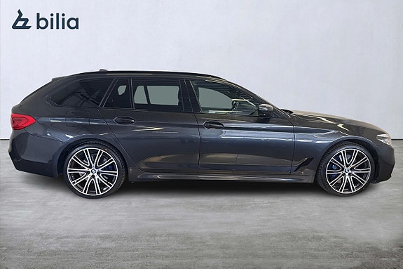 BMW 540i 4 of 5