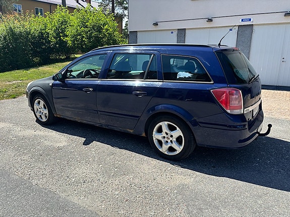 Opel Astra 4 of 5