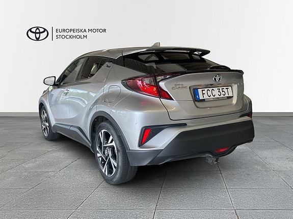 Toyota C-HR 3 of 5