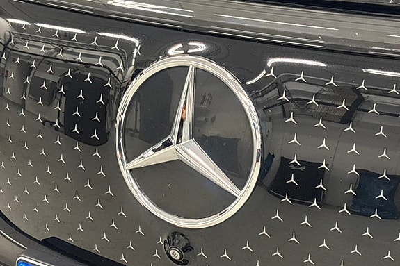 Mercedes-Benz EQE500 SUV 21 of 25