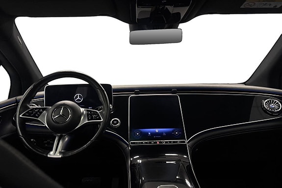 Mercedes-Benz EQE 300 SUV 16 of 30