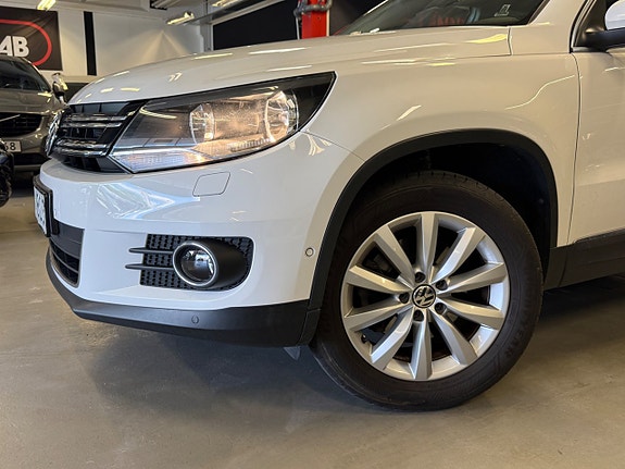 Volkswagen Tiguan 2 of 5