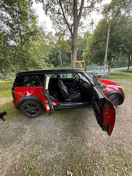 MINI Cooper 4 of 5