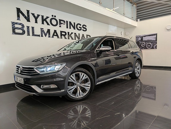 Volkswagen Passat Alltrack 2 of 5