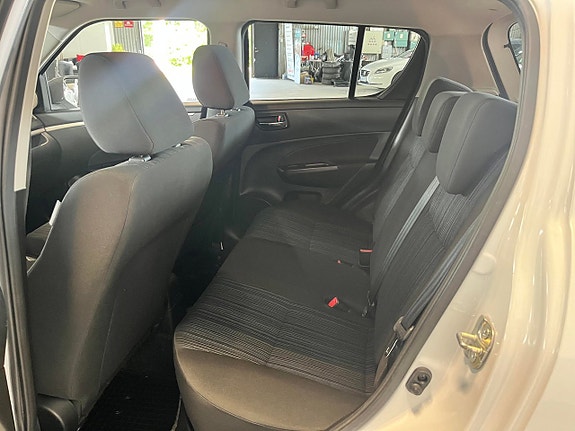 Suzuki Swift 12 of 16