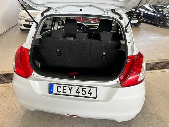 Suzuki Swift 11 of 16