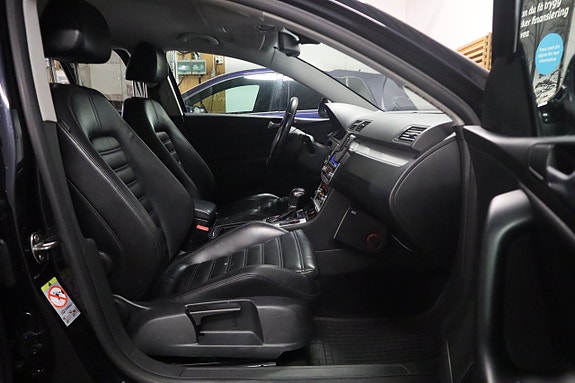 Volkswagen Passat 13 of 22