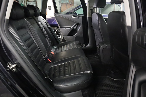 Volkswagen Passat 15 of 22