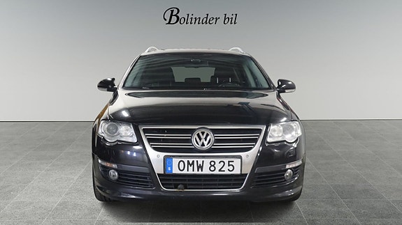 Volkswagen Passat 2 of 5