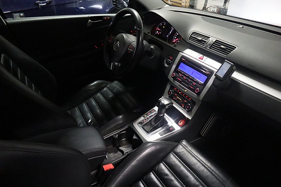 Volkswagen Passat 12 of 22