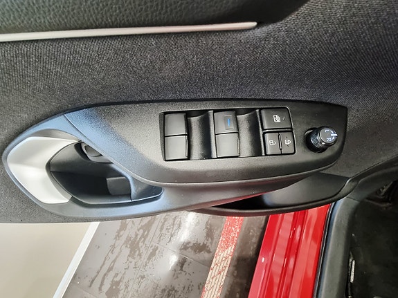 Toyota Yaris 15 of 26