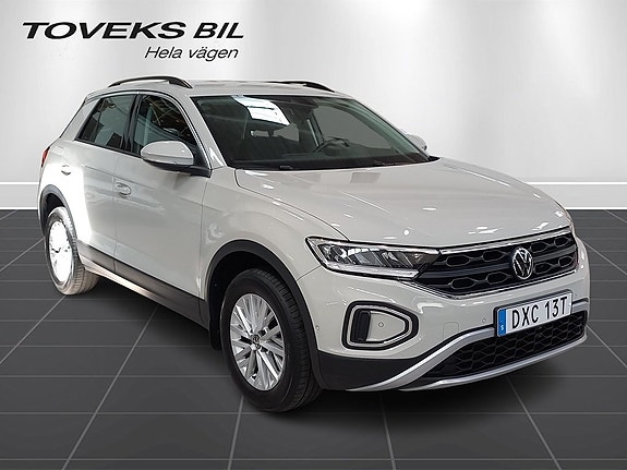 Volkswagen T-Roc 3 of 5