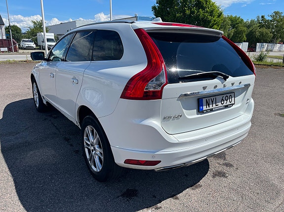 Volvo XC60 3 of 5