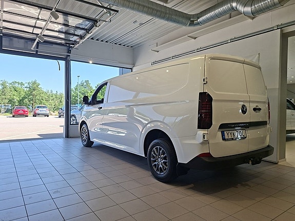 Volkswagen Transporter 3 of 5