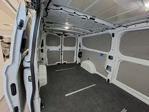 Volkswagen Transporter 8 of 13