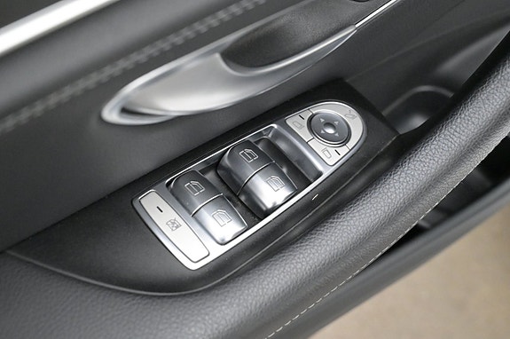 Mercedes-Benz E300 de 12 of 27