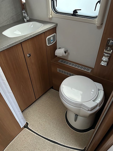 Dethleffs Xli 7850 Globetrotter Premium välutrustad  ,Topp Skick, fullservad, Vinter Paket 27 of 30