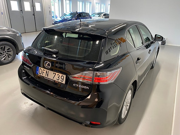 Lexus CT200h 4 of 16
