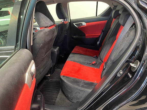 Lexus CT200h 9 of 16