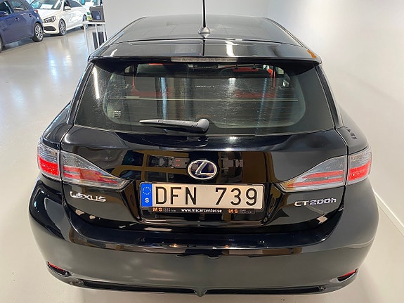 Lexus CT200h 5 of 16
