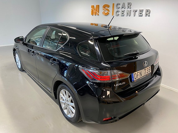 Lexus CT200h 7 of 16