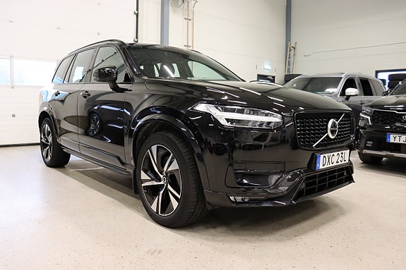 Volvo XC90 2 of 5
