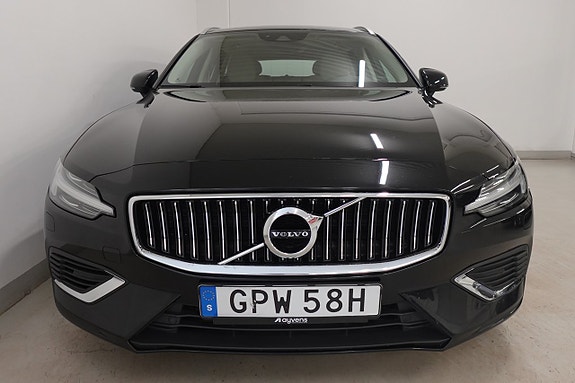 Volvo V60 2 of 5
