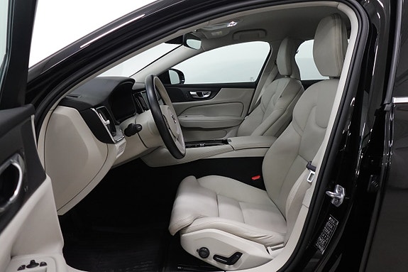 Volvo V60 4 of 5