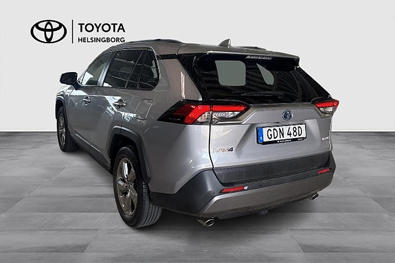 Toyota RAV4 17 of 24