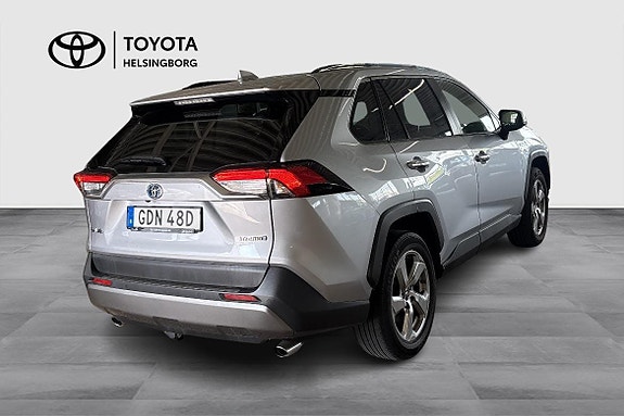 Toyota RAV4 14 of 24