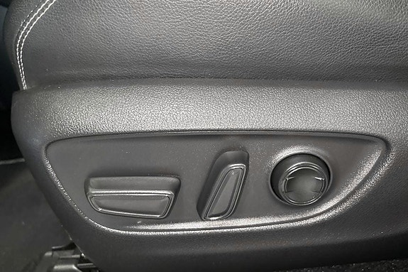 Toyota RAV4 24 of 24