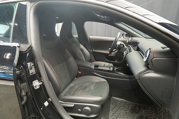 Mercedes-Benz CLA250 e 16 of 21