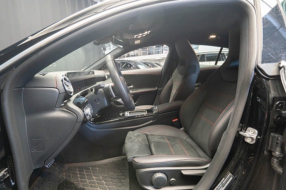 Mercedes-Benz CLA250 e 14 of 21