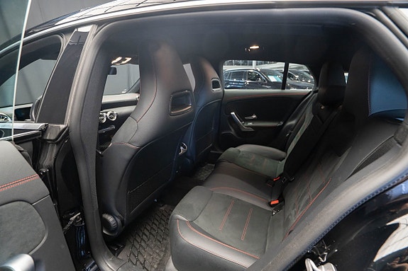 Mercedes-Benz CLA250 e 17 of 21