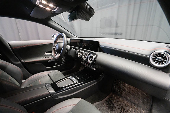 Mercedes-Benz CLA250 e 13 of 21
