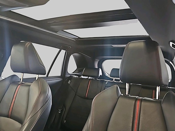 Toyota RAV4 Plug-in Hybrid 18 of 19