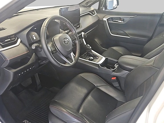 Toyota RAV4 Plug-in Hybrid 10 of 19