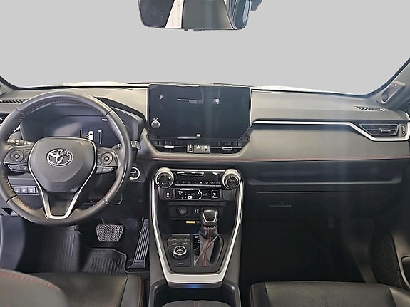 Toyota RAV4 Plug-in Hybrid 12 of 19