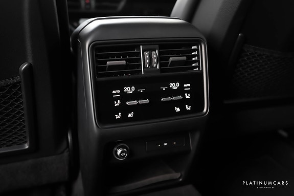 Porsche Cayenne 8 of 26