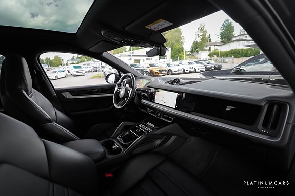 Porsche Cayenne 6 of 26