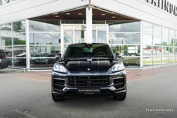 Porsche Cayenne 3 of 5