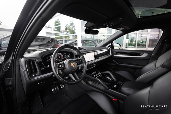 Porsche Cayenne 5 of 5