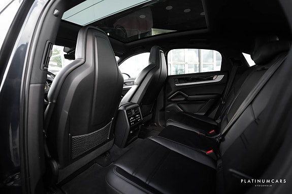 Porsche Cayenne 7 of 26