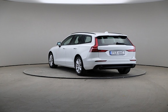 Volvo V60 2 of 26