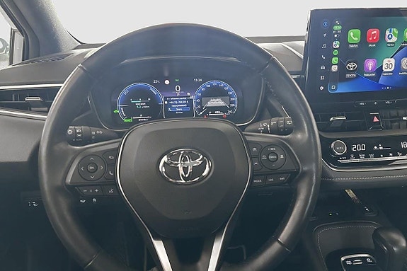 Toyota Corolla 8 of 12