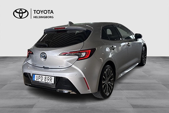 Toyota Corolla 6 of 12